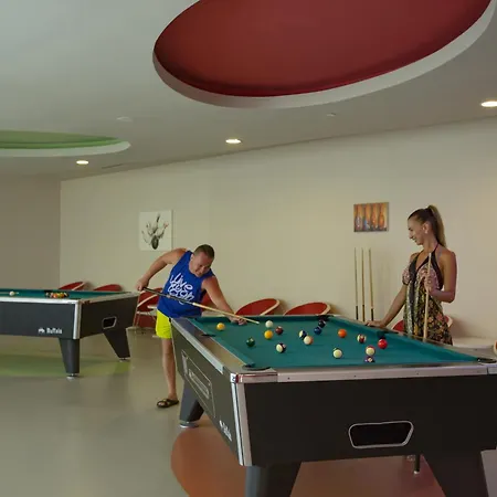 אתר נופש Royal Alhambra Palace 5*