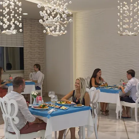 Royal Alhambra Palace אתר נופש 5*