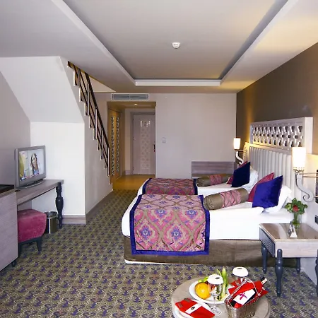 אתר נופש Royal Alhambra Palace