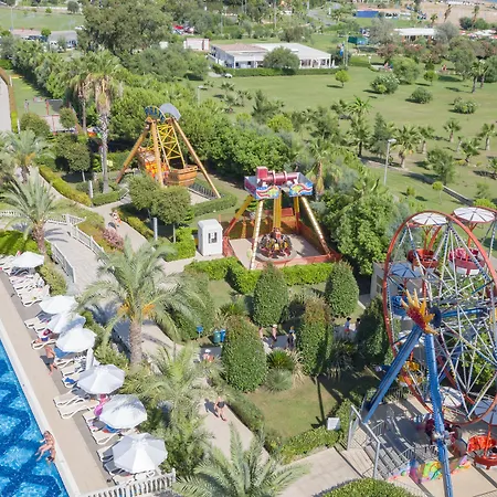 אתר נופש Royal Alhambra Palace 5*