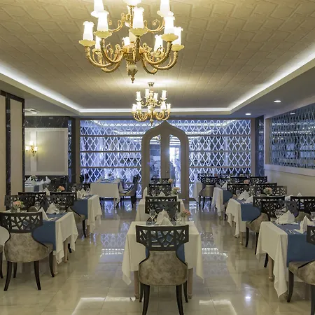 Royal Alhambra Palace סייד