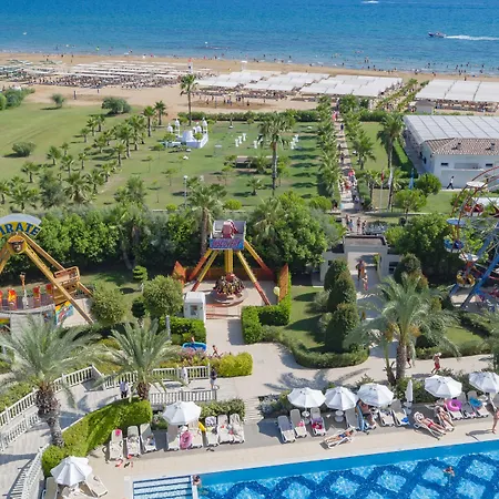 אתר נופש Royal Alhambra Palace 5*