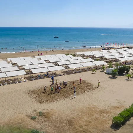 אתר נופש Royal Alhambra Palace 5*