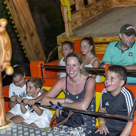 Royal Alhambra Palace אתר נופש 5*