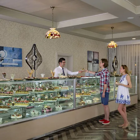 Royal Alhambra Palace Resort 5*