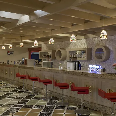 Royal Alhambra Palace 5* Sidé