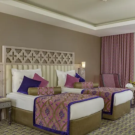 Royal Alhambra Palace 5* Side